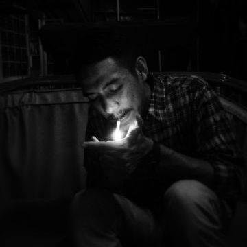 mlinjos's profile picture. payung teduh / post rock / pecinta otomotif / penikmat musik & film  / penyuka hujan / IG: @mlinjos