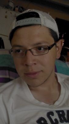 Me provocas, con tu andar, ese “vayvén” de tus caderas, me vuelve un loco de atar, eres bella, y lo sabes, te aprovechas de mis debilidades