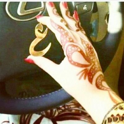 أنا ياسيدي دقه قديمه.كتبني الوقت ﻻكن ماقراني