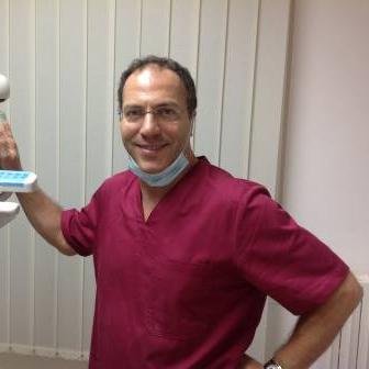 drRoselli's profile picture. Dentista Medicina Estetica