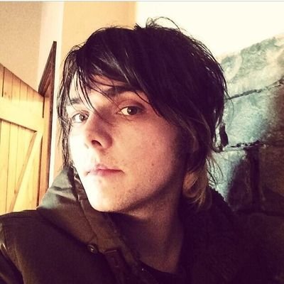 Hey, I'm Gee. I'm Bi. I'll be nice to you if you're nice to me