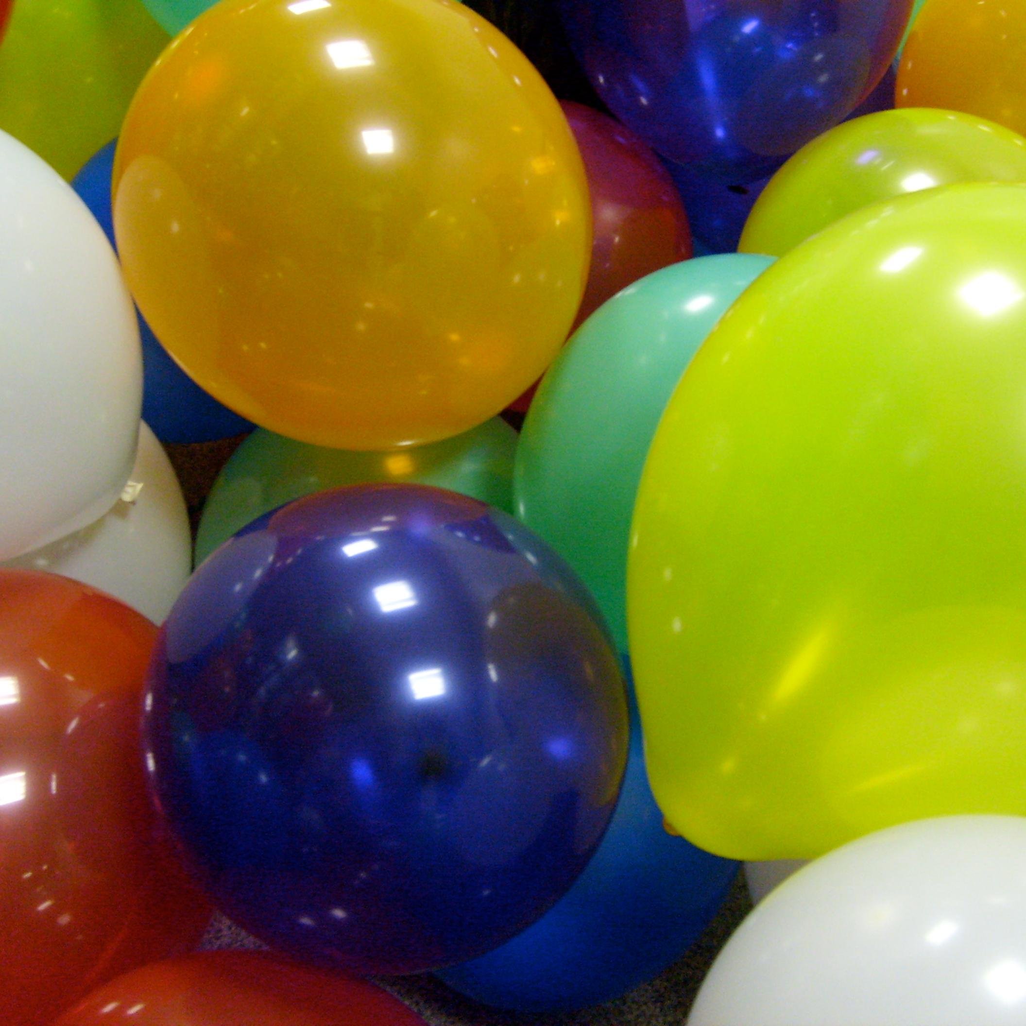 [24 Canisters £10] - [Crackers £10] - [Balloons £1] - [Wine £5] - [Vodka 70cl £15]