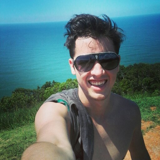 Meu estilo de vida liberta a minha mente,sou completamente louco mais um louco consciente
