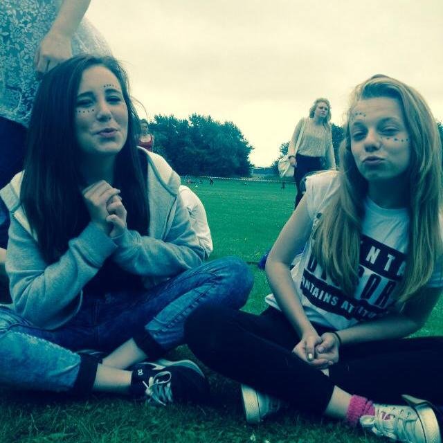 Hannahdenby13's profile picture. Love my idols SUGGS!