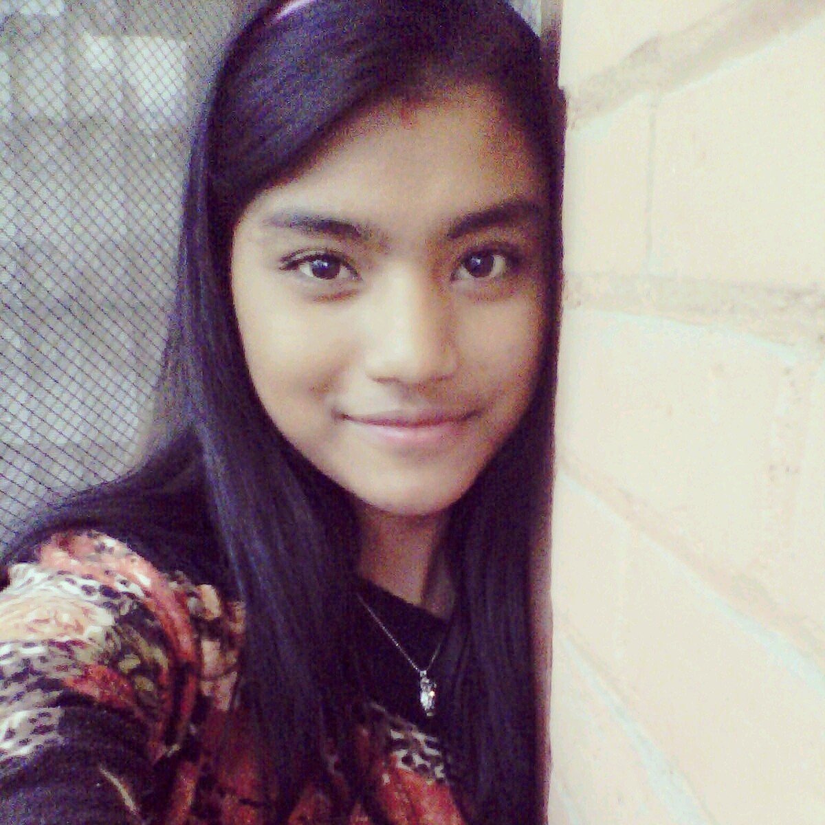 I love JUSTIN BIEBER ♥ I love bars and melody. follow me in instagram @BELIEBR_SMRITI. I post videos of me singing in instagram. Geeting a lot of positive feedb
