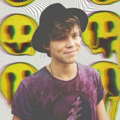 ashton irwin is my religion okay i pray to a turtle that is smalla then a bug ♡ // #jashton // luke is my sweet lemonade sweet sweet lemonade