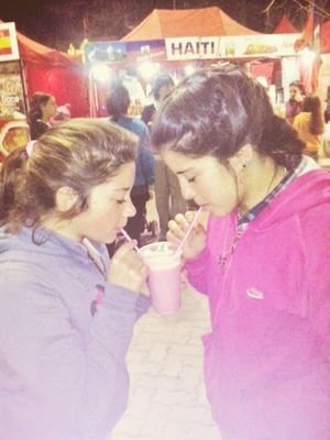 RoxySosa08's profile picture. Si estoy con vos no necesito nada mas| Totalmente inmadura | sonrio sola & por placer | La vida es un momento | C.A.B.J ❤