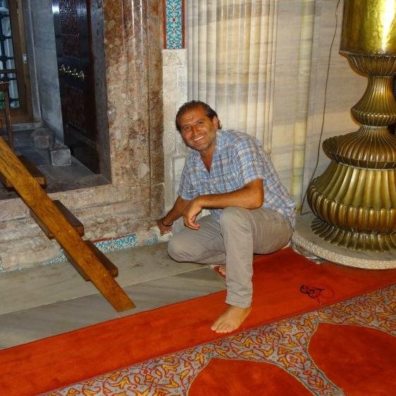 Mevlana DerKi;Ne Geçmiş Vardır Ne Gelecek.Ne Geçmişe Bak Üzül,Ne Geleceğe Bak Tasalan.İçinde Bulundugun Anı Yaşa,Çünkü OAn Varsn
19. März 2012 um
.