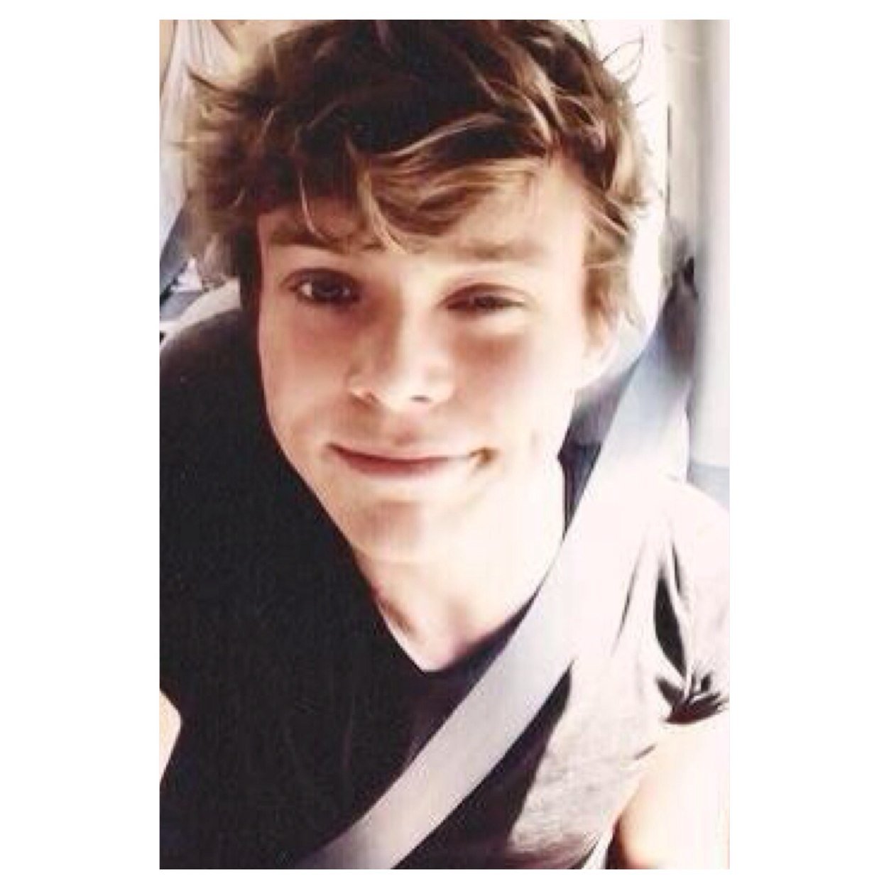 Hey babe, could you please follow @tearfulstyles please , it would mean the world to them tysm!