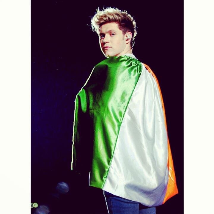 DIRECTIONER | Ns Girl | Magcult | JERHOMIE | M.E.C.E.A  #MAGCON ♥ sunshine @NiallOfficial ♥ . ☼  The blue of Ns's eyes ☼ @Nashgrier