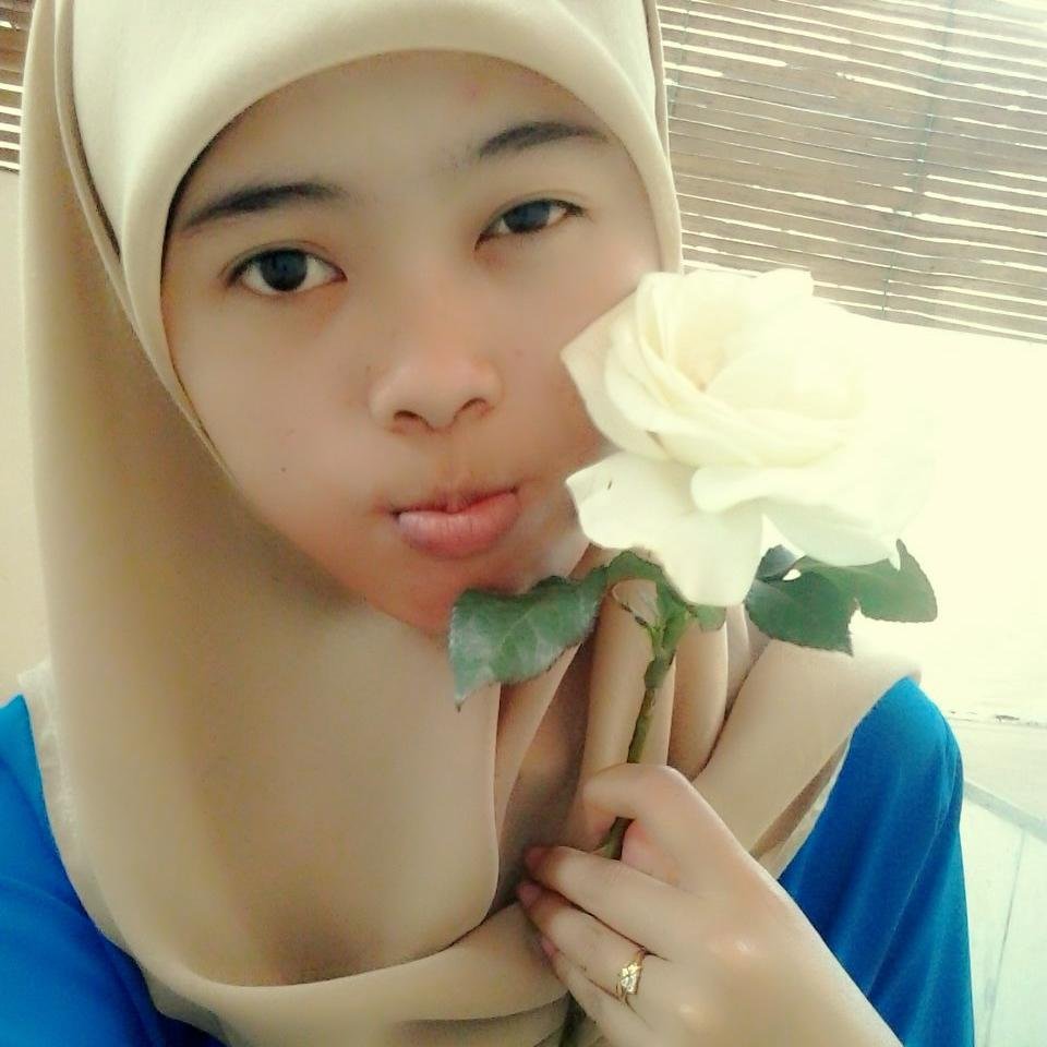 Dhevii_pesegk's profile picture. Universitas Negeri Malang 
Jurusan Manajemen
Prodi Pend. Tata Niaga 2014
@Dhevii_pesegk