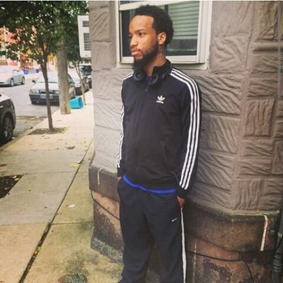I perform by the name KR. /23yr old Artist in Philadelphia/ group name MillaKingz/ Contact me @ KR.King.Ray@gmail.com for collaboration/ Instagram KR_King_Ray