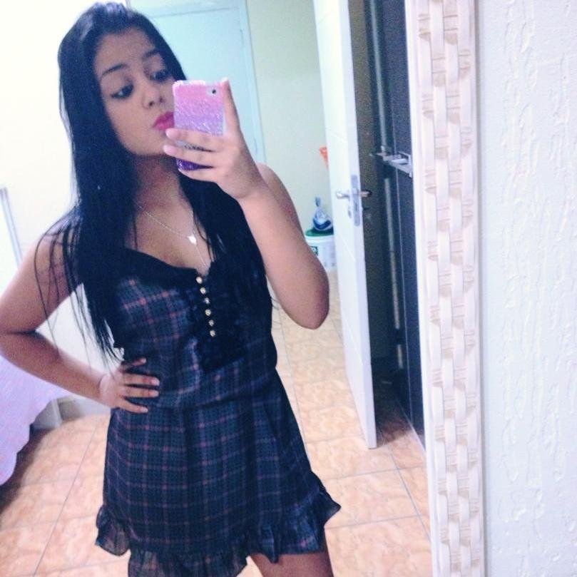 Nome: marcela, lovatic, meiga e simples. 15 anos.