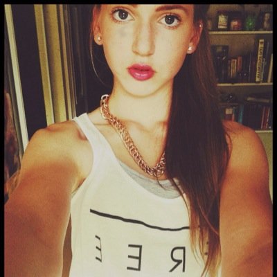 I love danceing and meeting new people. Also love youtubers!!!❤️❤️❤ finland* IISuperwomanII I love uuu❤️ im a model