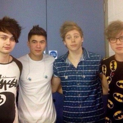 turn our notifications on if you want to keep updated about 5sos and want to know when they are on/following ¨̮