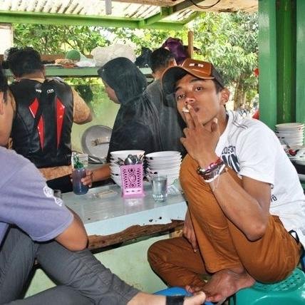 Ari_romdoni1's profile picture. Teing ath...