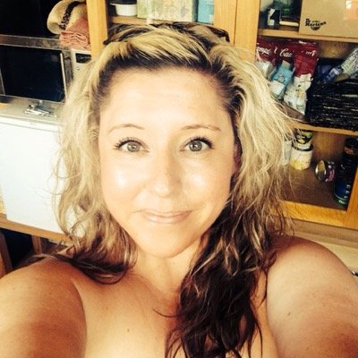 beckiejboo's profile picture. 