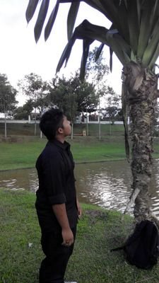 just ordinary person with full of love..mehh..hahah