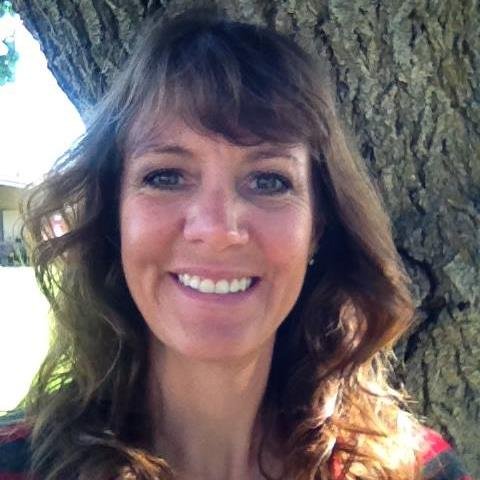 I'm a Certified Holistic Health Coach who works with men and women to learn to eat intuitively in order to look & feel healthier and happier--naturally!
