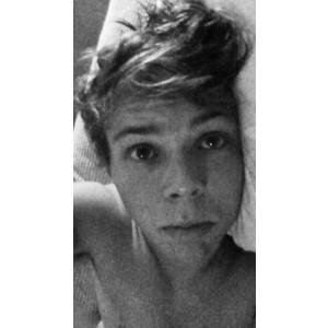 I'm Ashton Irwin @fxckycu he's my boyfriend i love him so much he's my man,my heart,my life,my love,my honey,my baby penguin @AlexiiaHoran my sister