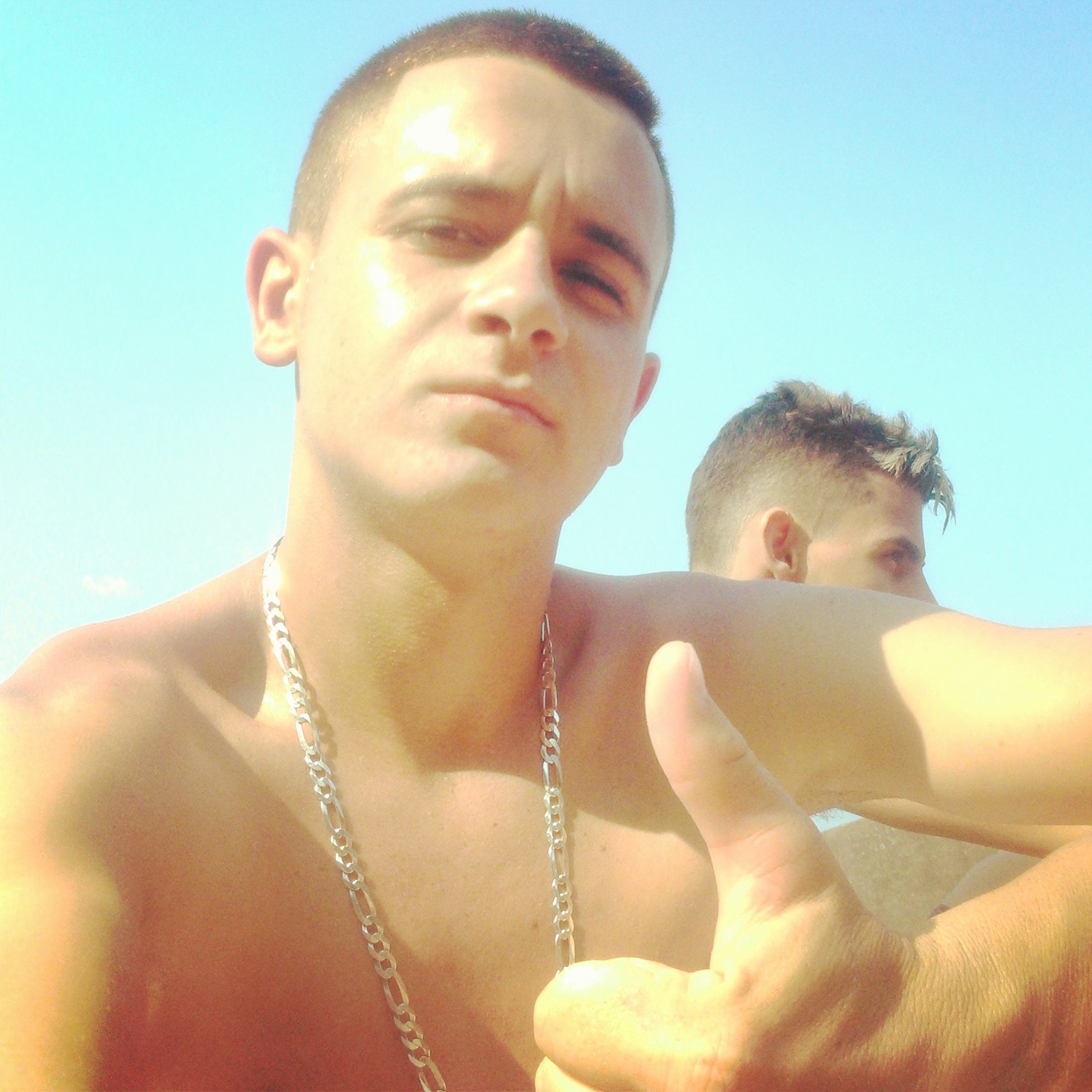 vacilãao ? tá teeno !           :$
      rrÁ     _\|/_