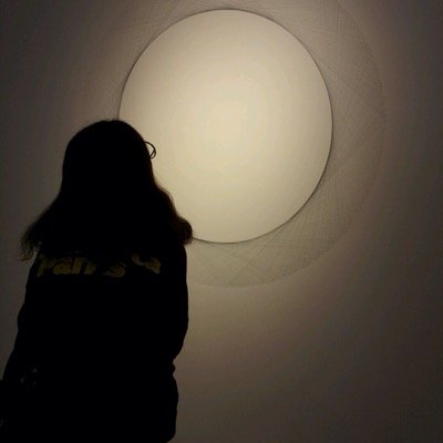 조용함 수다스러움 여행좋아함 춤 노래 듣는거 즐김 혼자 잘 놈 둘이서도 잘 놈
