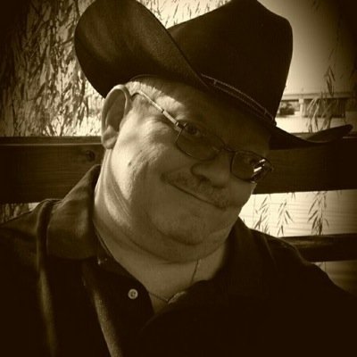 I'm a fun loving guy. Love my sport, rock music & laughing. Off the wall sense of humour. NO DRAMA 21+ Best Friends with @AngelOfCamelot_