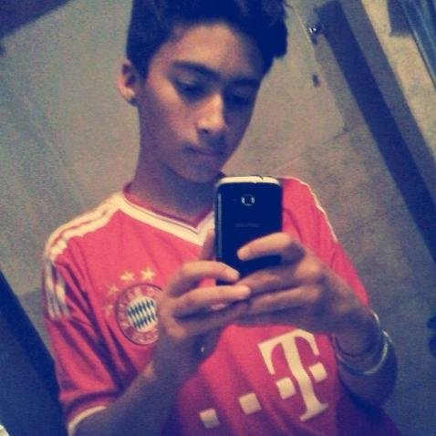 WPP : 1154748491 \\ Por ti cruzo el atlantico , hoy me siento mas romantico! Te estoy pensando tanto tanto .