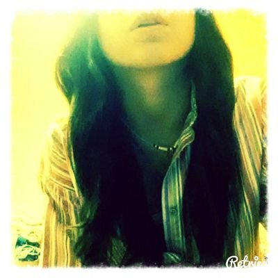 morena de ojos marrones oscuros   →euskal herriko neska←  loka y fiestera✌ ⇨Fuma y quema el mal⇦