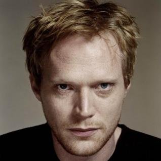 Antiguo líder del Círculo. Padre biológico de Clarissa y Jonathan, adoptivo de Jace. Alguna vez casado con Jocelyn.