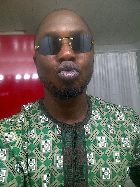 Unassuming. Humorous. Loves boobs, beauty n brains. ..........#teamCFC