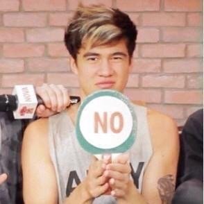 Pls follow @hemmo_cuddles and @5ssos_imagine bc she gave you this free follow!