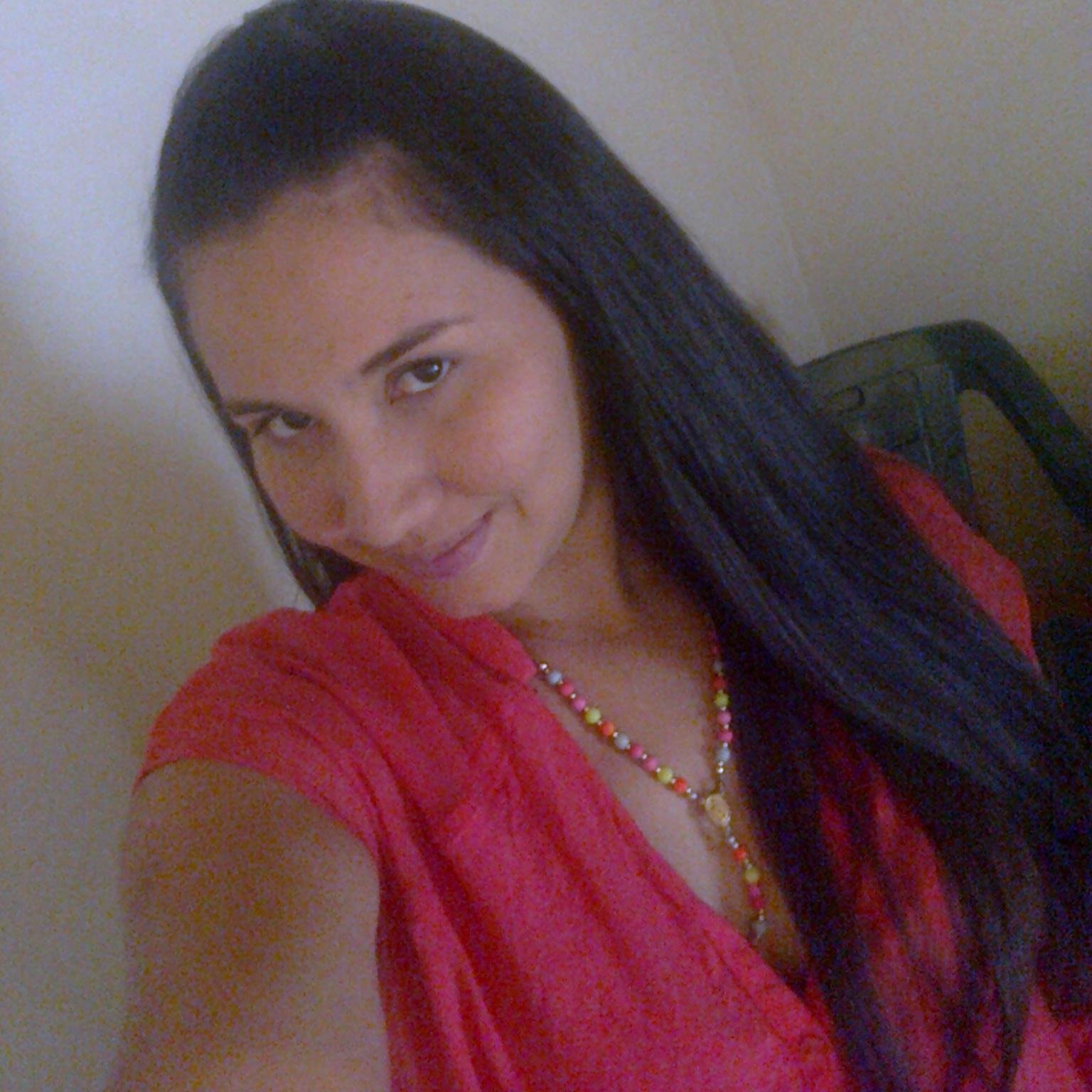 Estudiante, futura abogada... ;) sencilla y muy humilde!!!