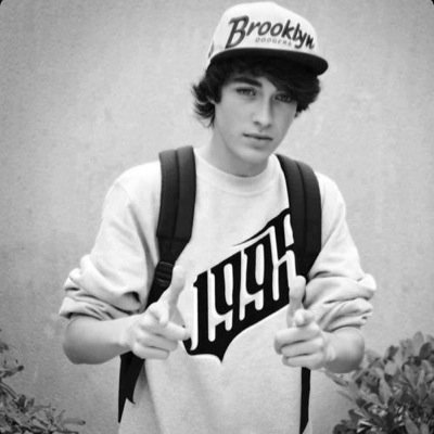 thylerr14's profile picture. 