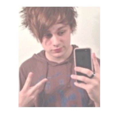 follow @idkmukes pls !!! xx