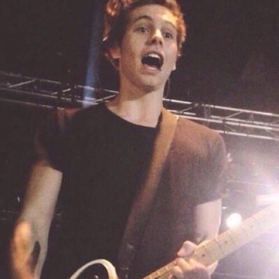 free follow from @absurdmgc so follow her maybe ??