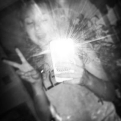 Hey I am a single girl!! I love my followers and thanks for following my Snapchat is kylielotito☺HMU