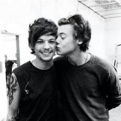 hi_xlarryx_oops's profile picture. ♕larry shipper♕ ⊙•⊙larry ♥︎onedirection♥︎ ☻5sos☻ ☯littlemix☯ ♦︎magcon♦︎ ☁︎YouTubers☁︎ ♪viners♪ ♡gaga♡ ☀︎LOHANTHONY☀︎ ♥︎LANA♥︎ ☁︎O2L☁︎