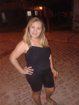 Eu gosto de Deus ele é todo em nossa vida eu sou o milagre de Deus não sei viver sem ele depois de Deus vei meus4 filhos que é bênçãos em minha vida eu a consel