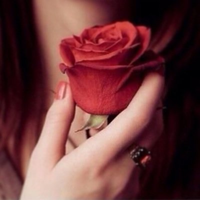 لآ أعلَم مَاذَا يَخبئّ لَي الغَد ؛ وَ لَكننِي خَبأتُ لَهُ حُسنْ الظَن بَالله
