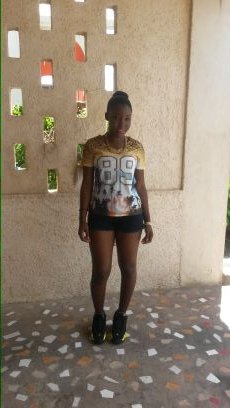 follow fuh uh friend tell that bitch ii say hii ......... follow mi &.& imma follow u bac