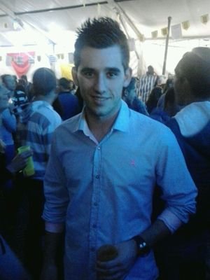 Chico de culo inquieto. Lucho por lo que quiero hasta no poder más. jugador de 2° division del balonmano extremeño BM PAIDEUTERION y estudiante de ADE en la UEX