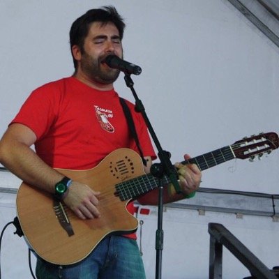 Músico extremeño, cantante en Taconazo y Olé. Directivo del CD Don Benito @joseparech
