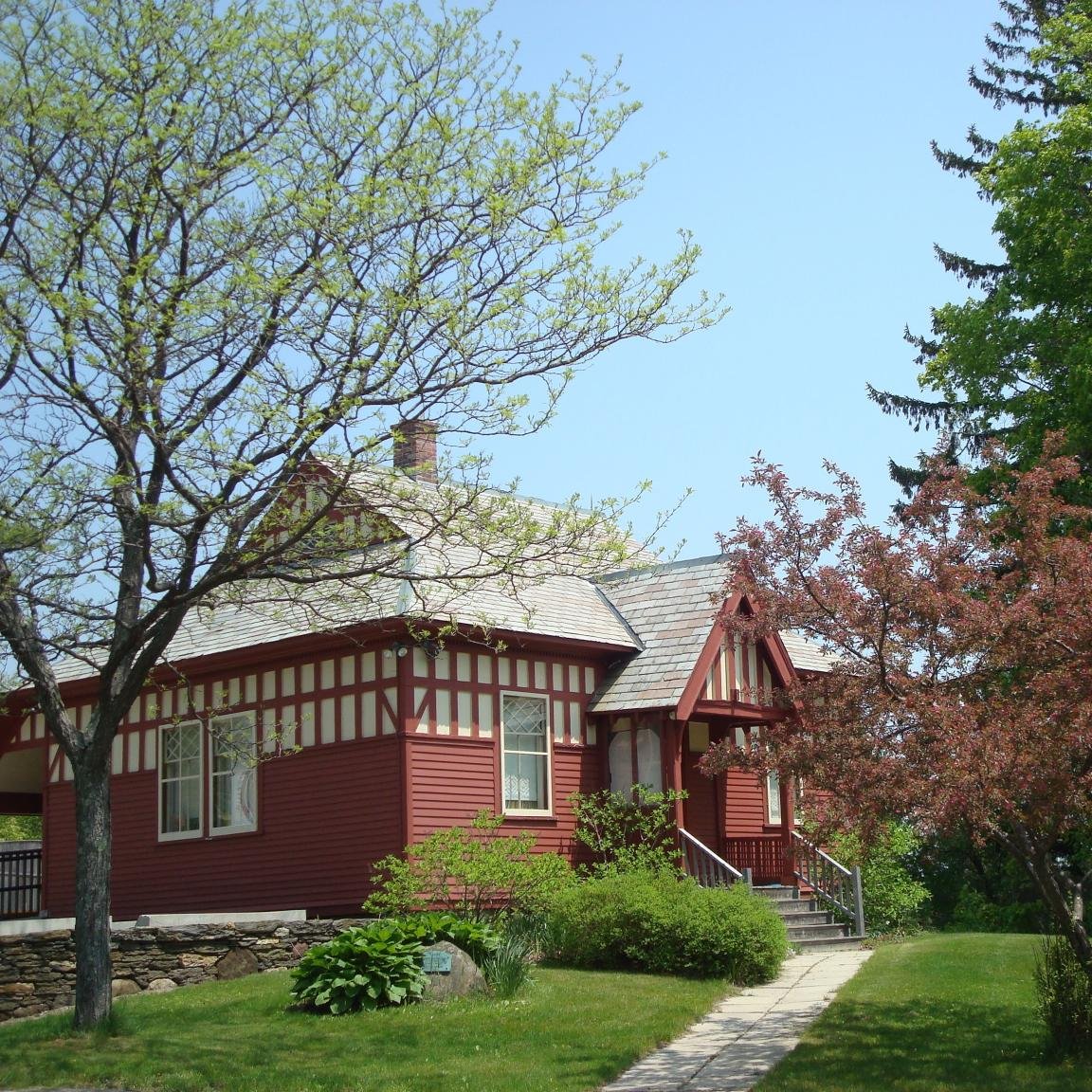 A small town with a tiny library and big dreams! http://t.co/N0dHLRc314