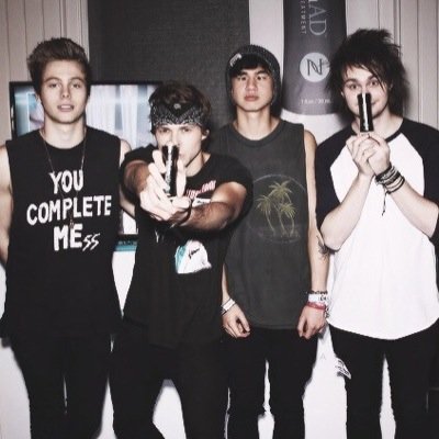 tweet #vote5sos or I will end you RT AND QUOTE MY TWEETS