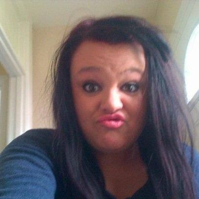 Hiya my name is sophie AKA soph i live in bridgwater im 18 years old follow me and i will follow back
