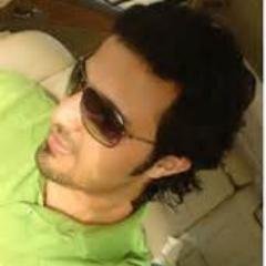 YasAna17's profile picture. 