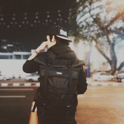 Free-lance Cellist | Guitarist @7thstagebelow | Metalhead | Anys Dahlan