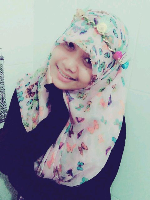 sandy_dead's profile picture. one love one heart