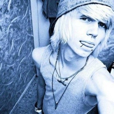 onelesstranger's profile picture. This is Zandypoo c: don't be scared of him he tries to be scary but he's a big teddy bear I promise you ^^ well my teddy bear o-o ~Vácy